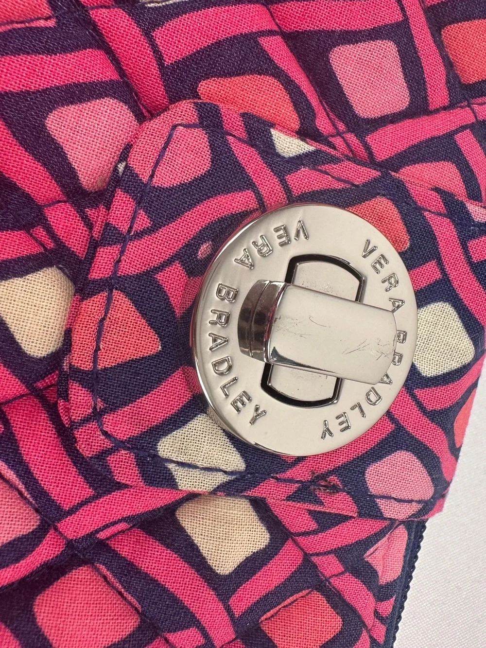 NWOT Vera Bradley Turnlock Wallet in Katalina Pink Diamonds